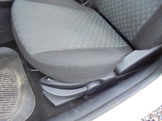 Sølv Ford Fiesta fra 2005