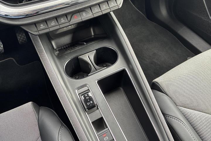 Hvid Skoda Enyaq fra 2025
