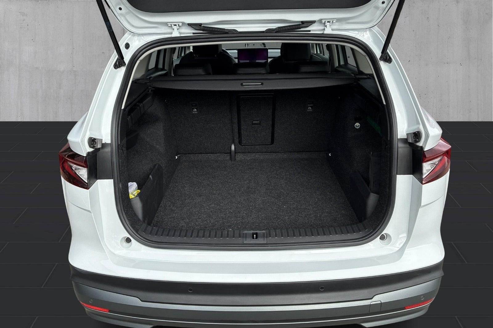 Hvid Skoda Enyaq fra 2025