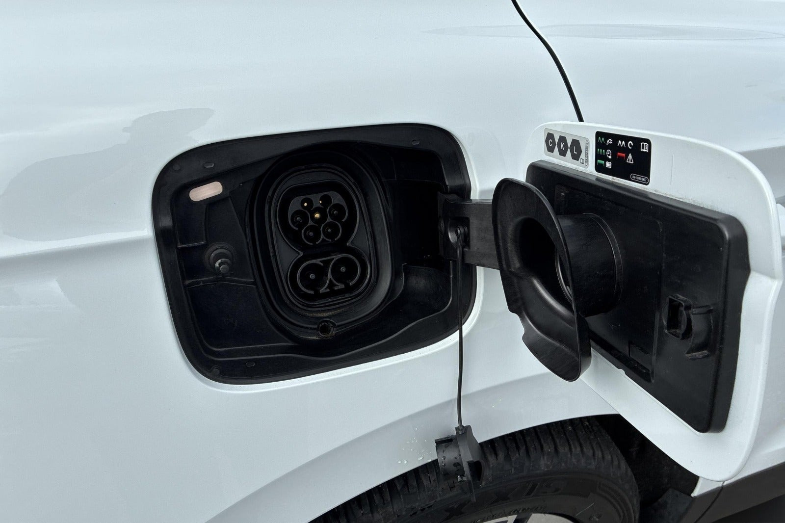 Hvid Skoda Enyaq fra 2025