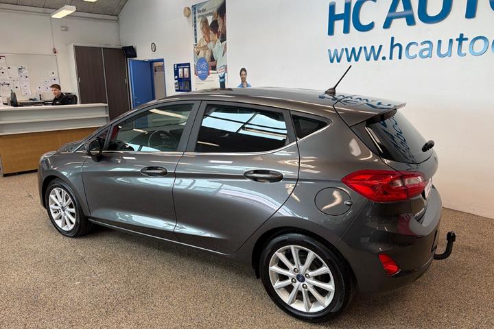 Grå Ford Fiesta fra 2019