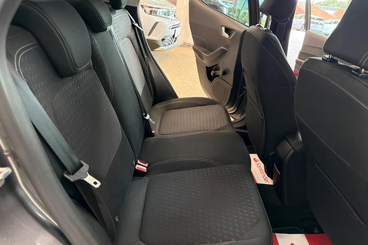 Grå Ford Fiesta fra 2019