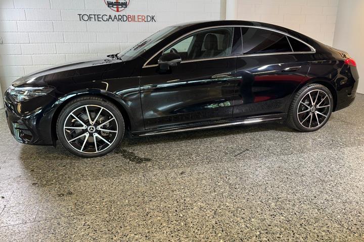 Sort Mercedes CLA250+ fra 2025
