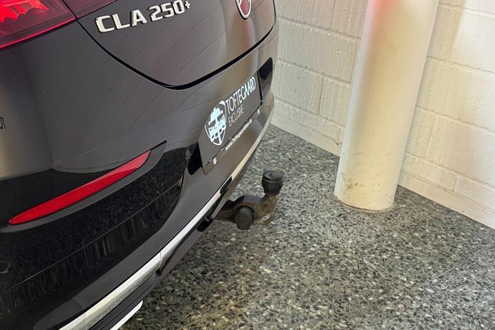 Sort Mercedes CLA250+ fra 2025