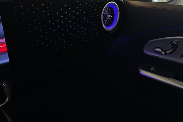 Sort Mercedes CLA250+ fra 2025