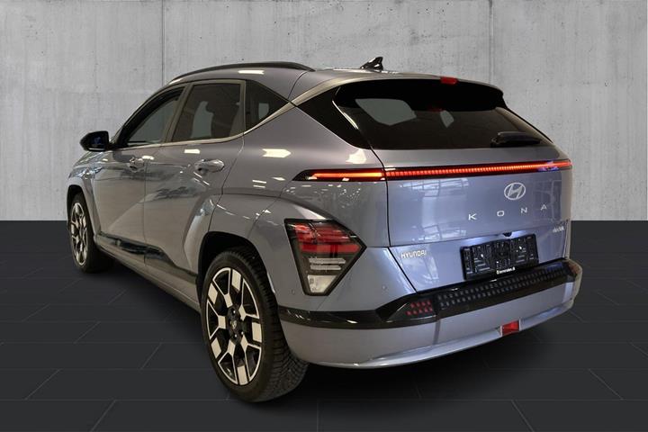 Blå Hyundai Kona fra 2024