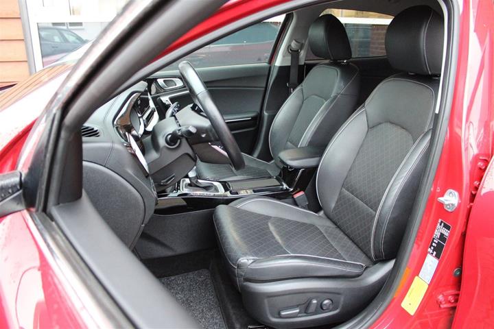 Rød Kia XCeed fra 2021