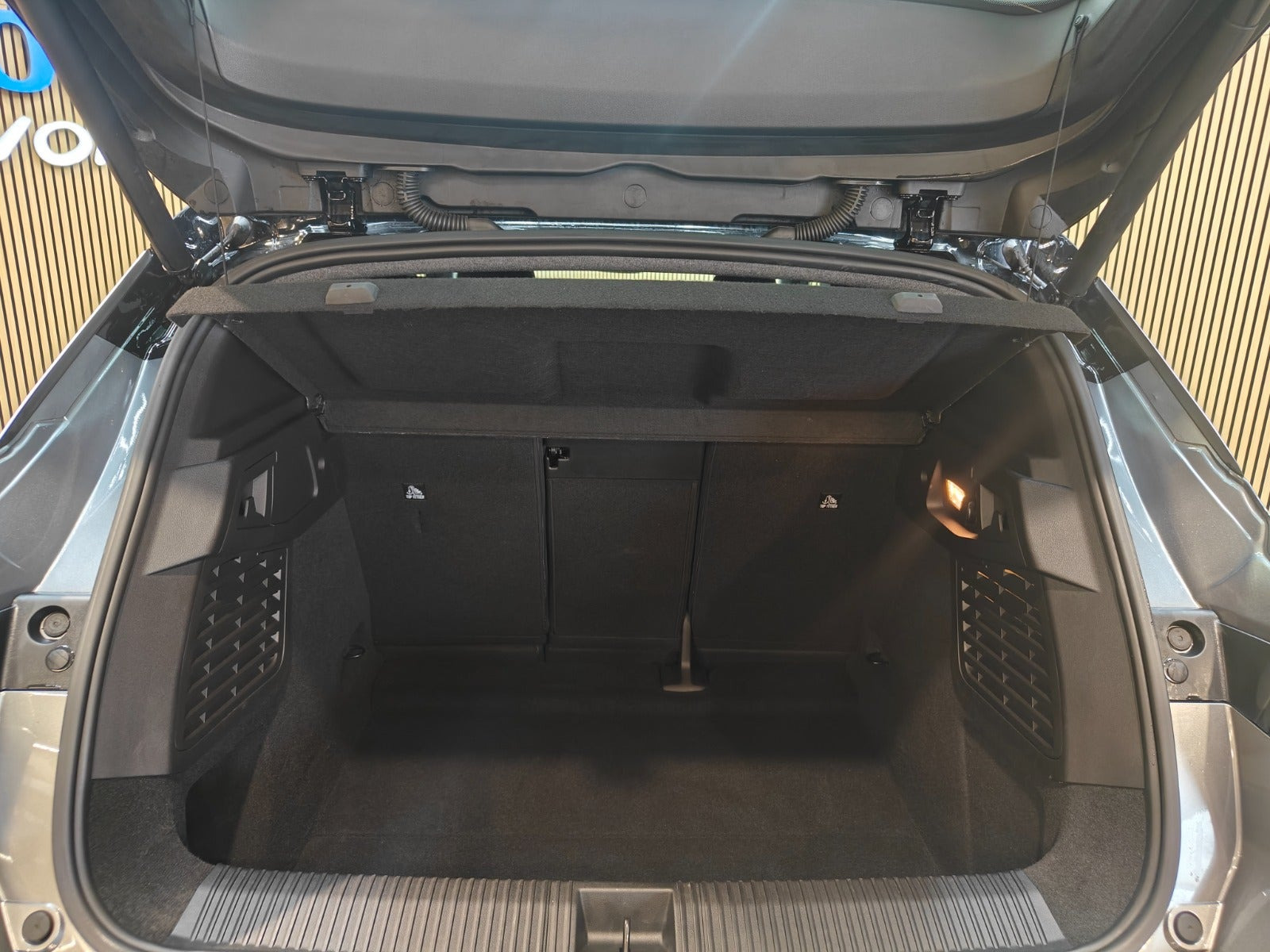 Grå Renault Scenic E-Tech fra 2025