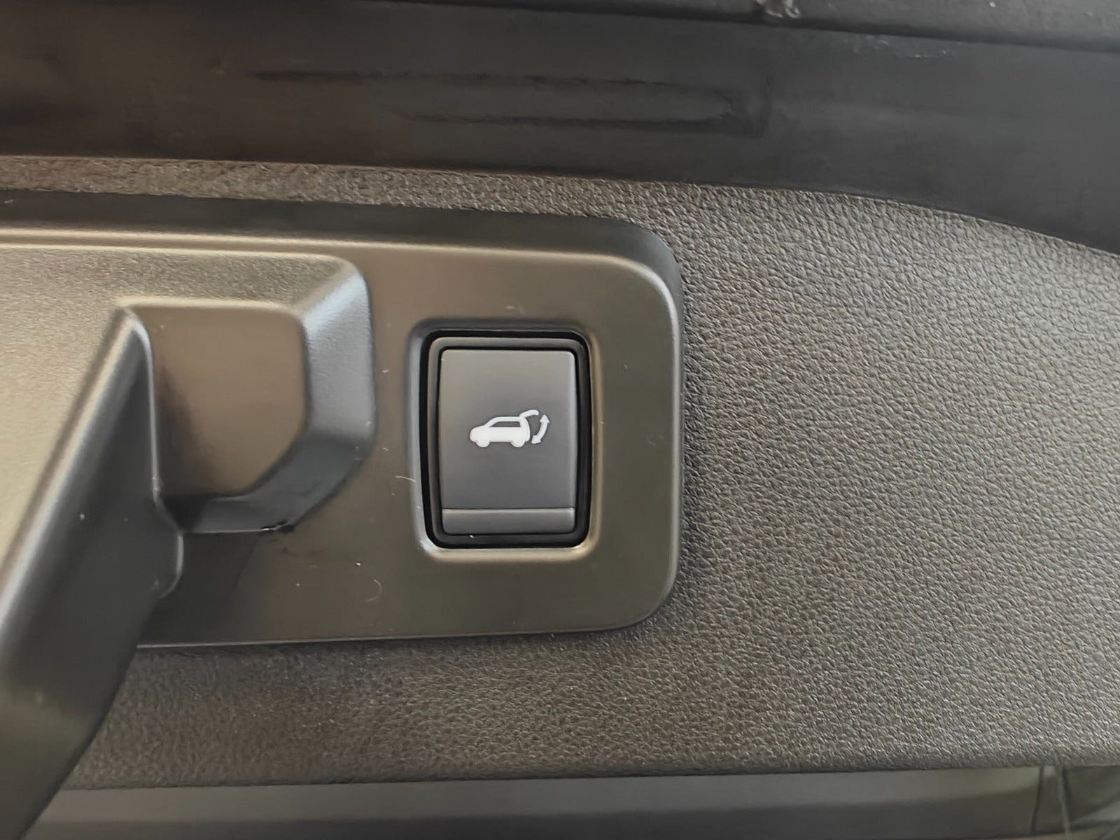 Grå Renault Scenic E-Tech fra 2025