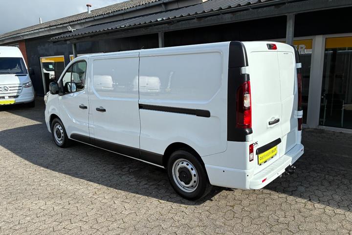 Hvid Renault Trafic fra 2022