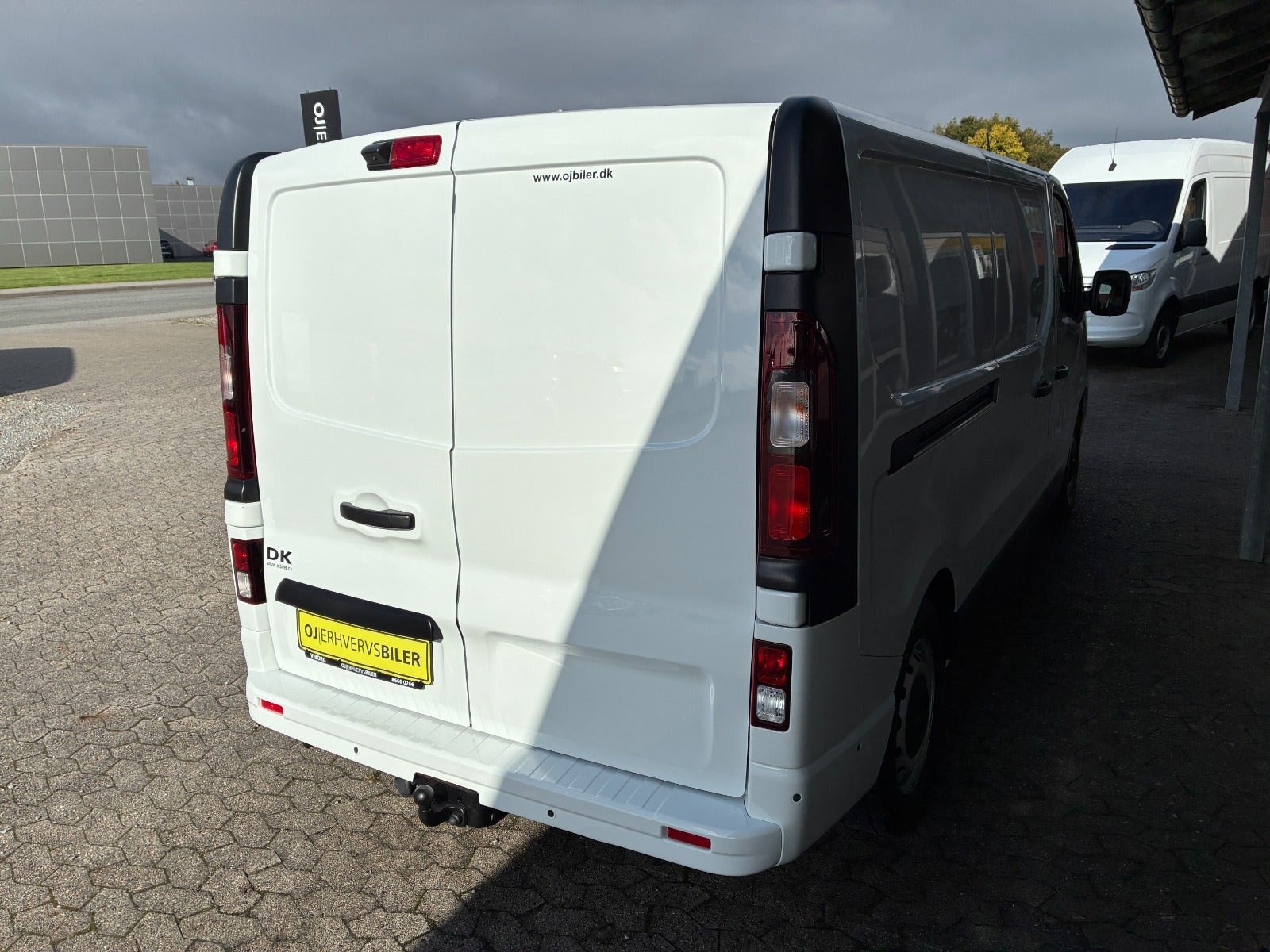 Hvid Renault Trafic fra 2022