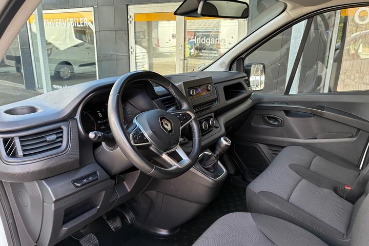 Hvid Renault Trafic fra 2022