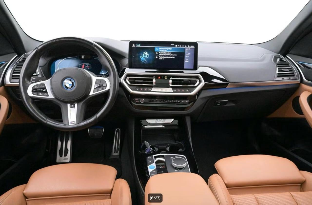 Orange BMW iX3 fra 2023