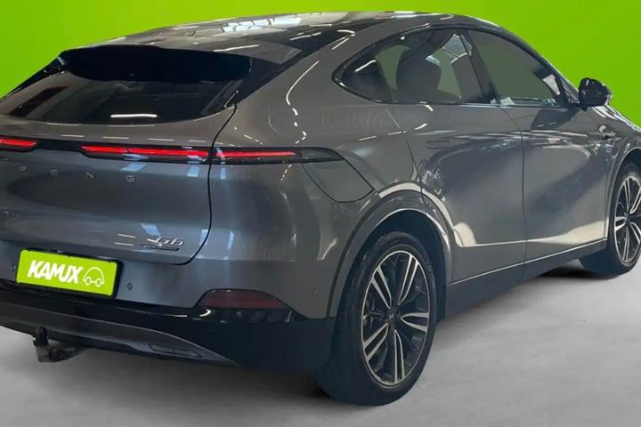Grå Xpeng G6 fra 2024