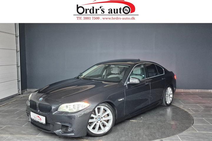 Grå BMW 535i fra 2012