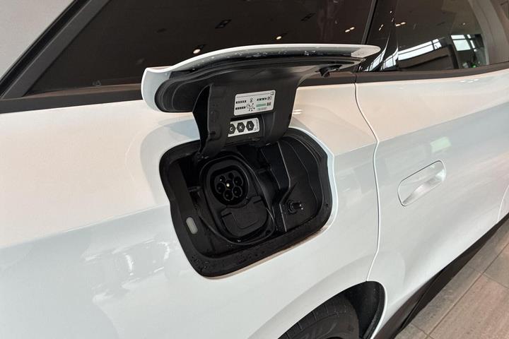 Hvid VW ID.7 fra 2025