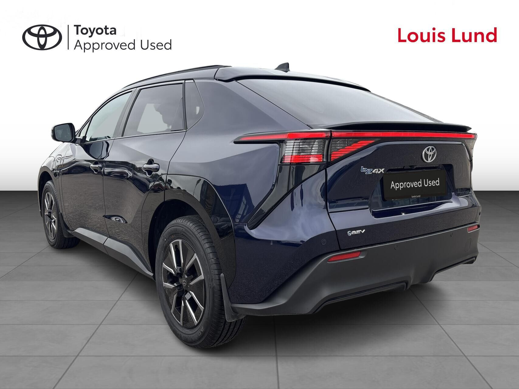 Blå Toyota BZ4X fra 2026