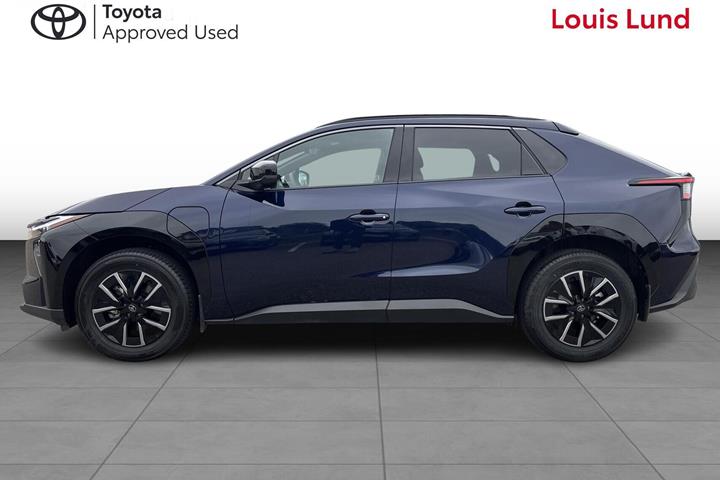 Blå Toyota BZ4X fra 2026