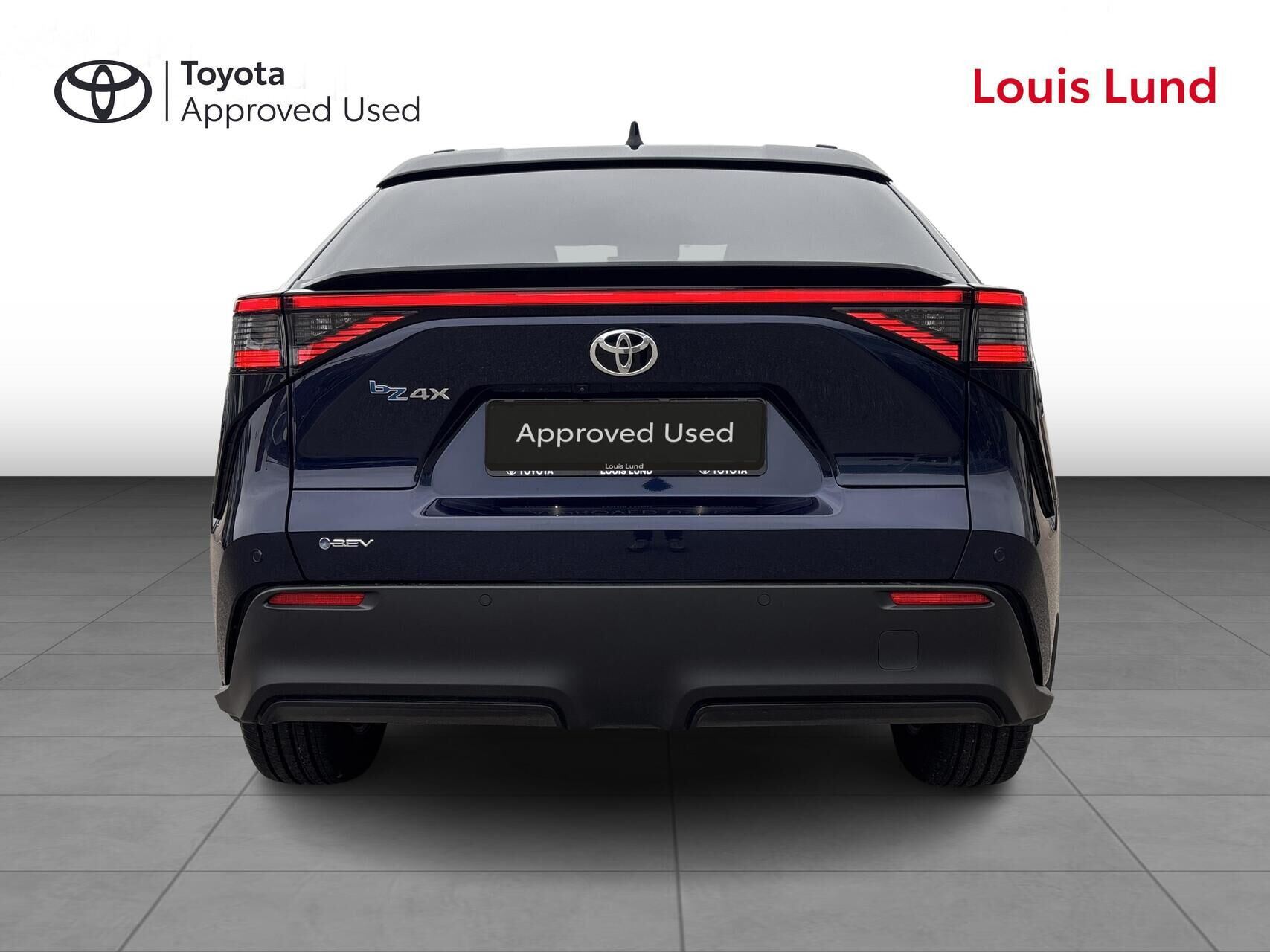 Blå Toyota BZ4X fra 2026