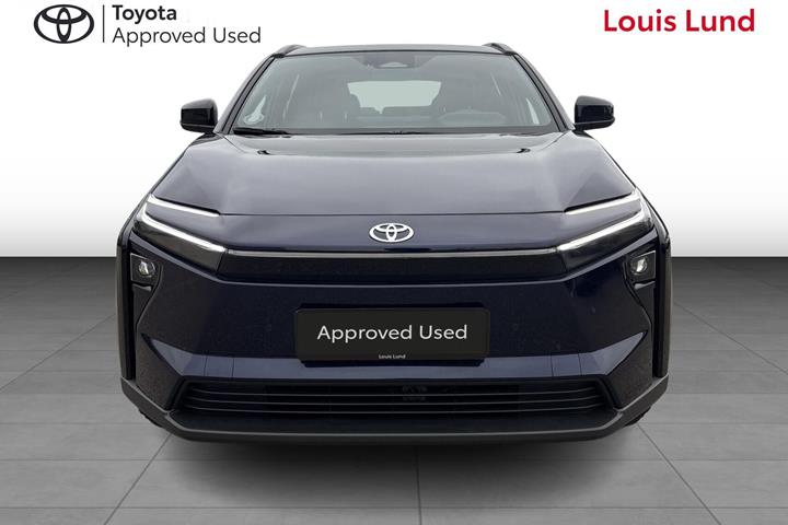 Blå Toyota BZ4X fra 2026