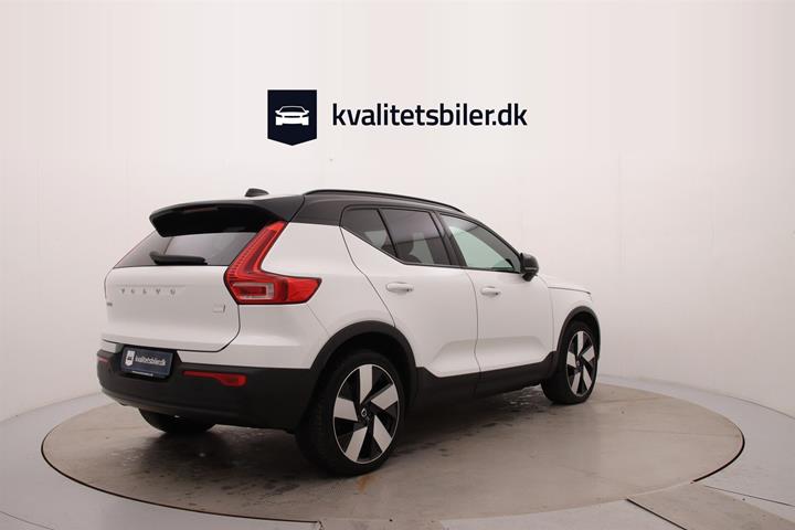 Hvid Volvo XC40 fra 2022