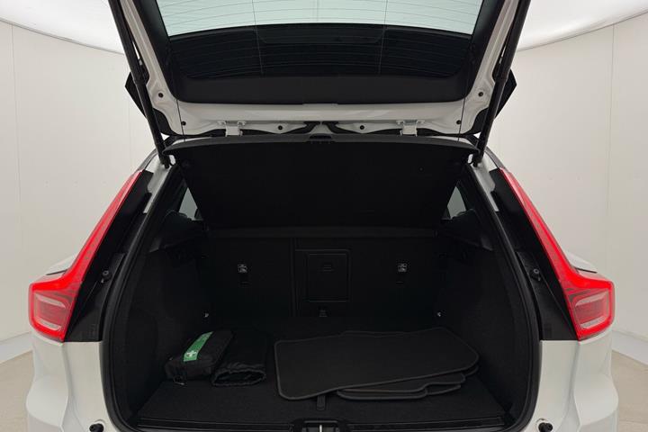 Hvid Volvo XC40 fra 2022