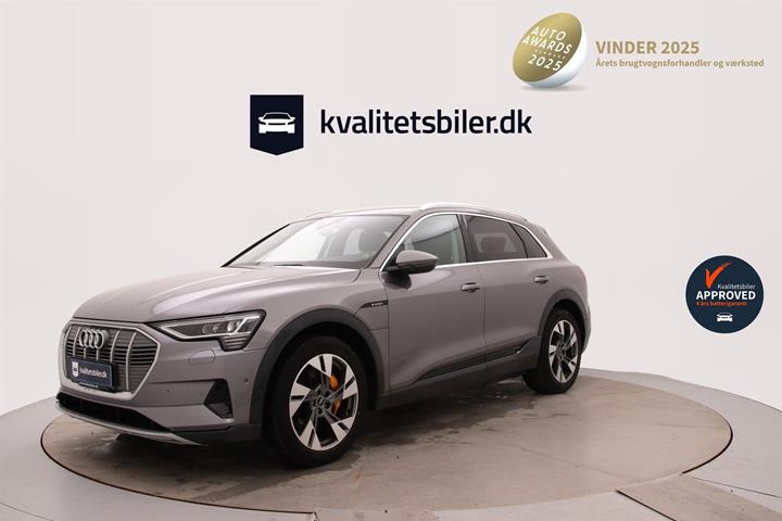 Grå Audi e-tron fra 2020 set udefra