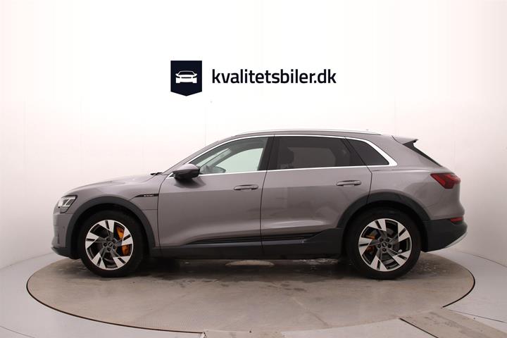 Grå Audi e-tron fra 2020