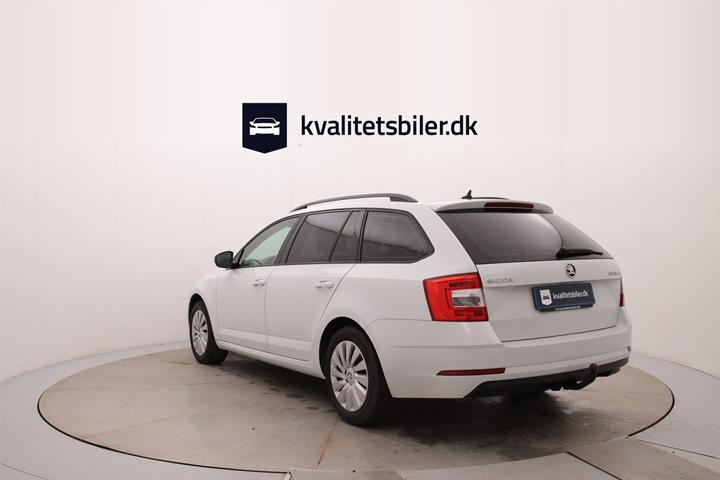 Hvid Skoda Octavia fra 2020