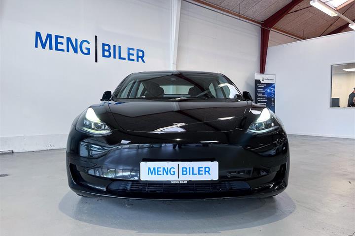 Sort Tesla Model 3 fra 2023
