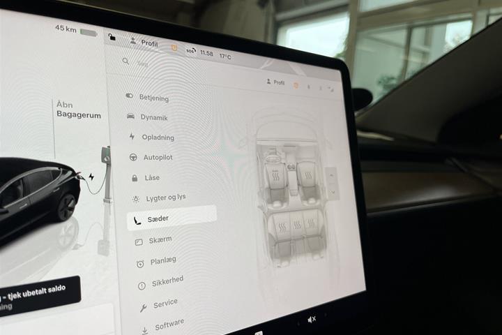 Sort Tesla Model 3 fra 2023
