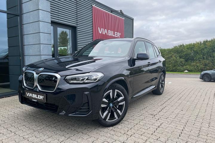 Sort BMW iX3 fra 2023