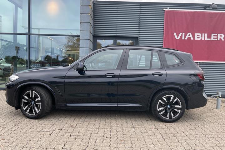 Sort BMW iX3 fra 2023