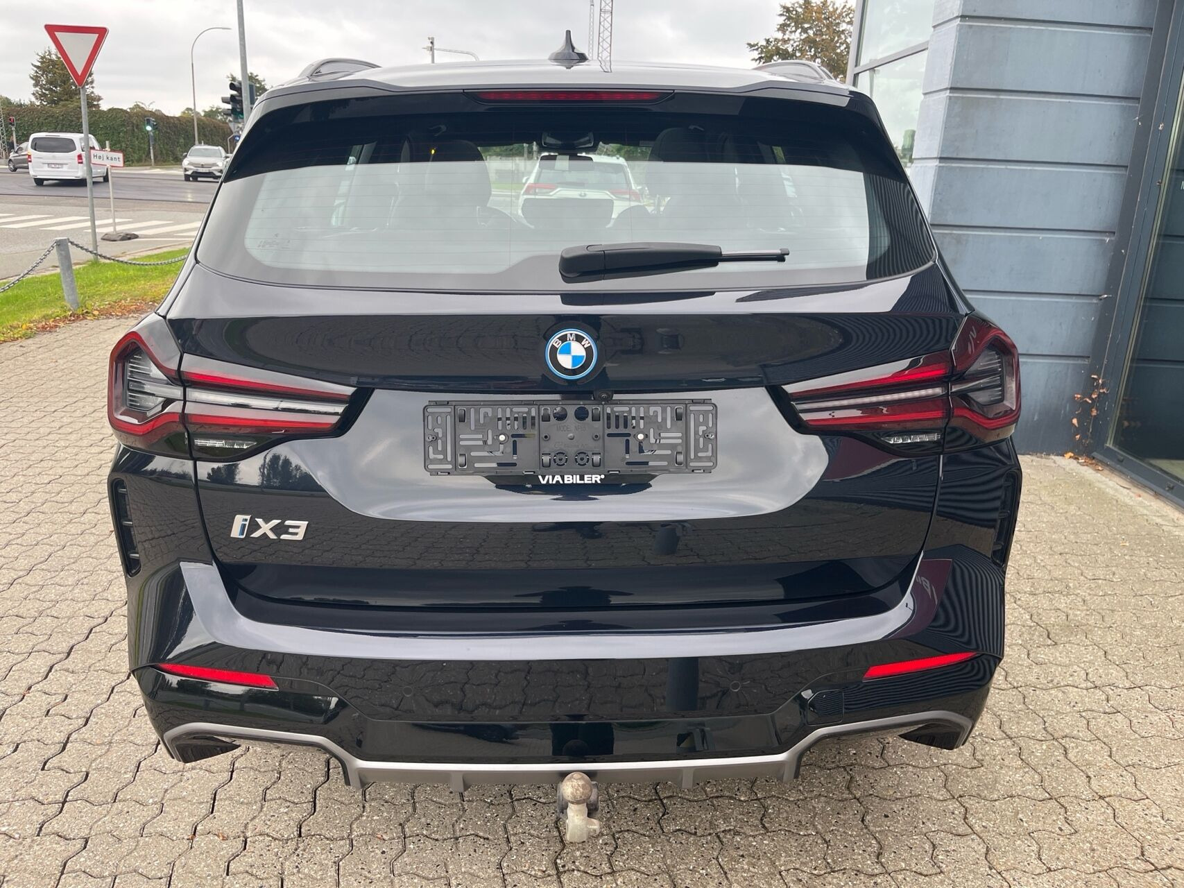 Sort BMW iX3 fra 2023