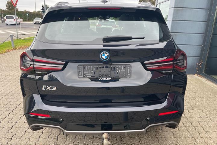 Sort BMW iX3 fra 2023