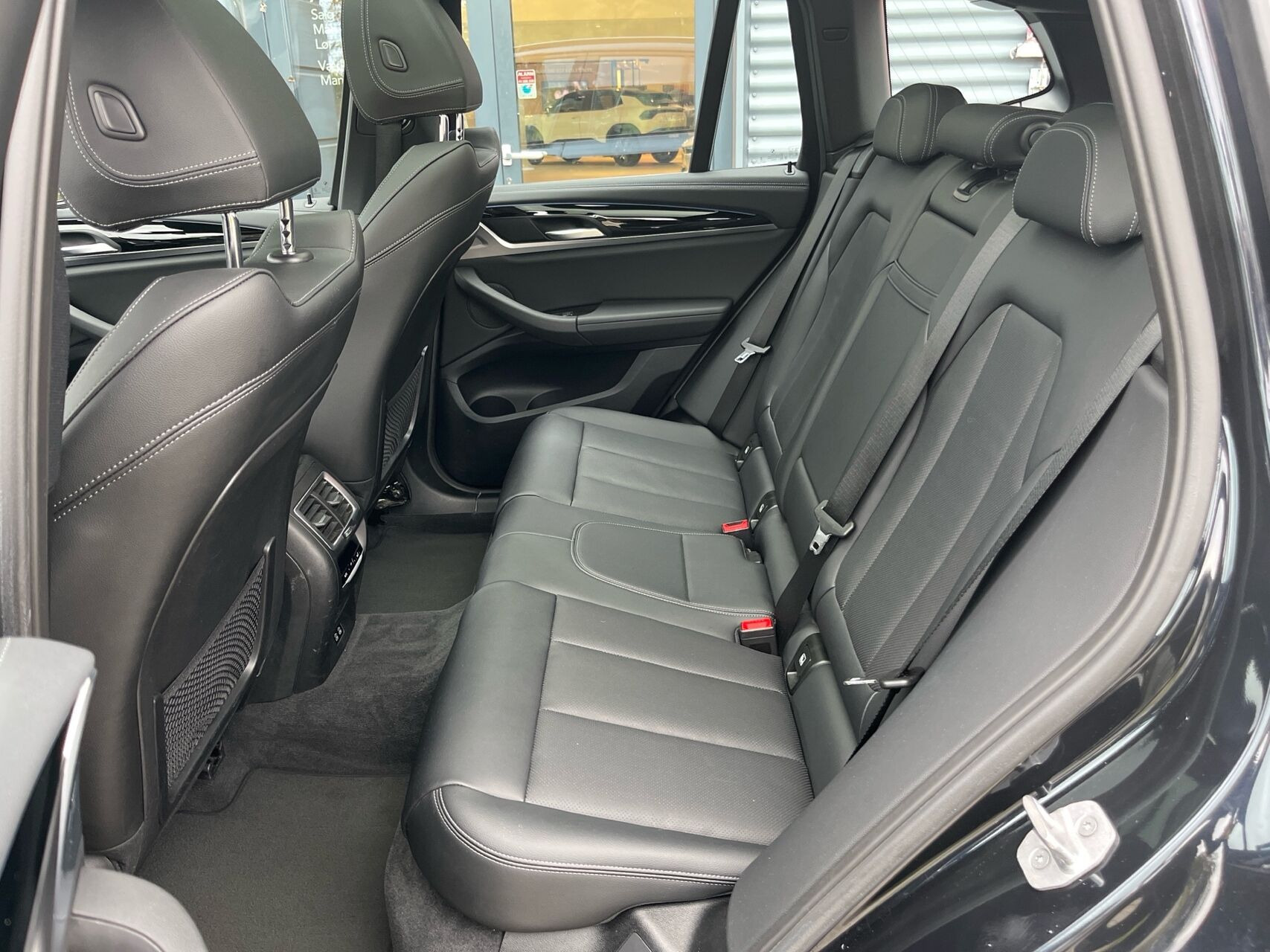Sort BMW iX3 fra 2023