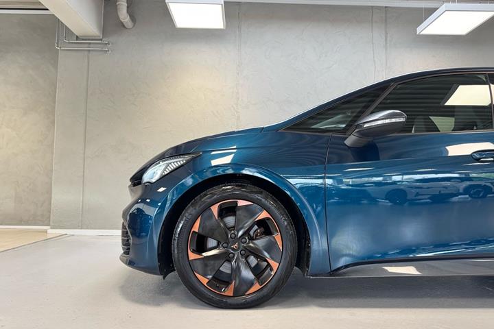 Blå Cupra Born fra 2022