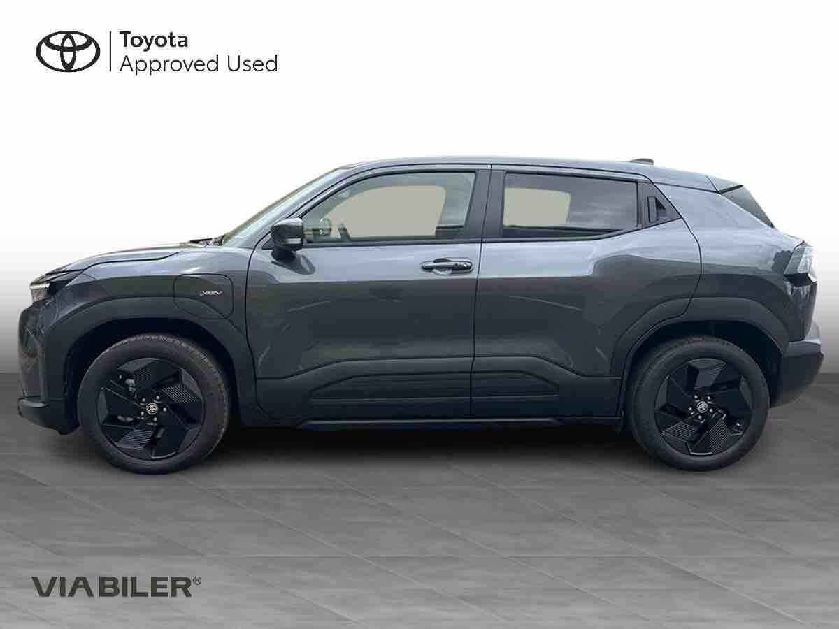 Grå Toyota Urban Cruiser fra 2026