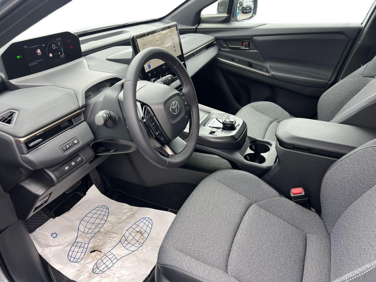 Sølv Toyota bZ4X Touring fra 2026