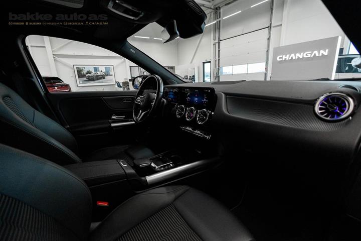 Sort Mercedes EQA250+ fra 2022