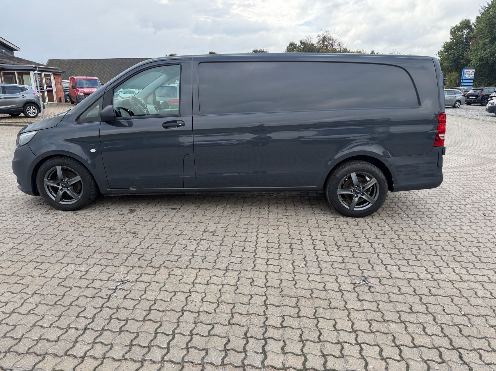 Grå Mercedes Vito fra 2015