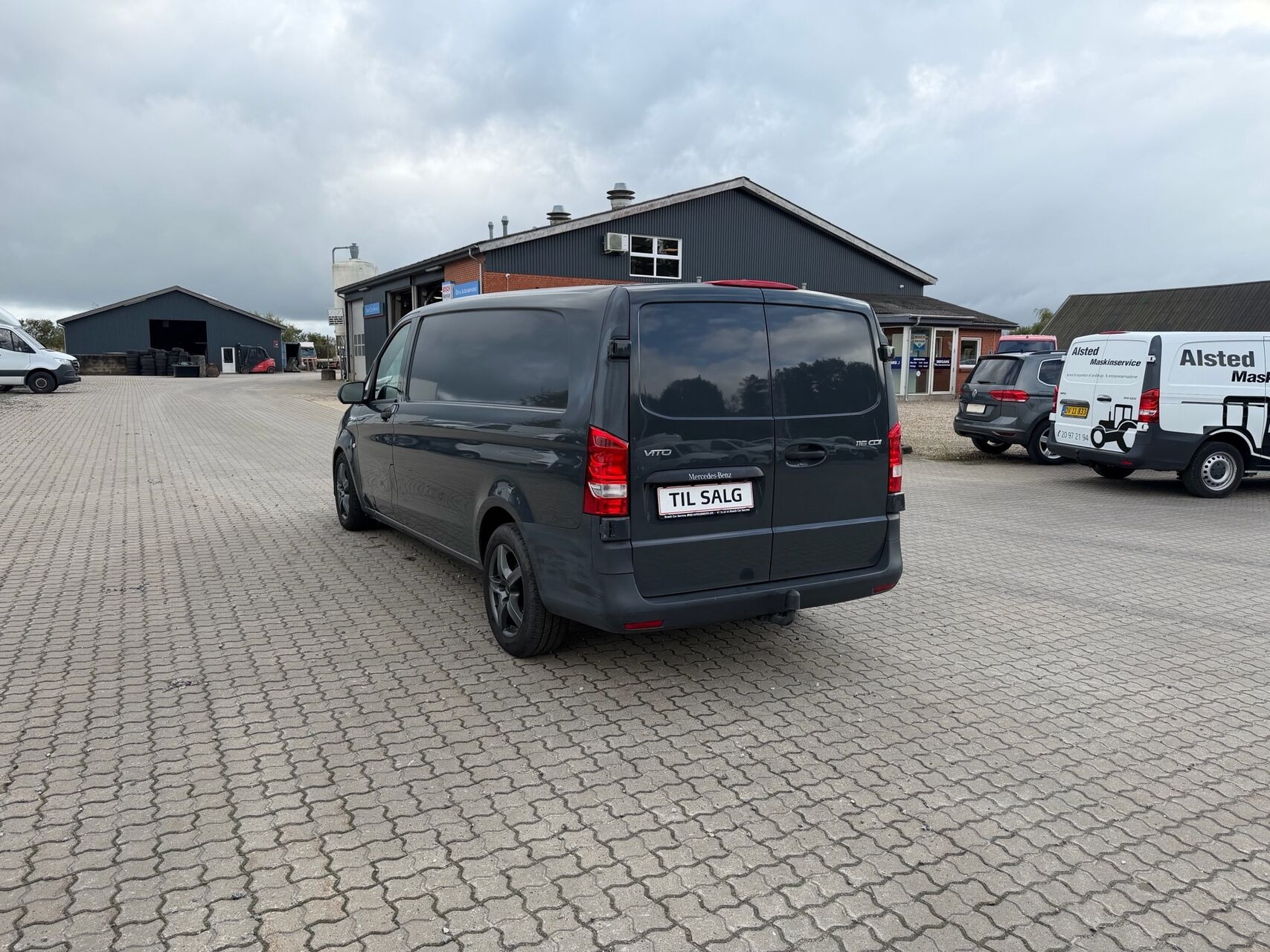 Grå Mercedes Vito fra 2015
