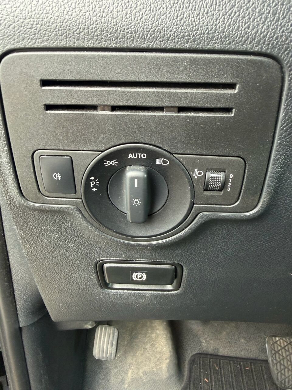 Grå Mercedes Vito fra 2015