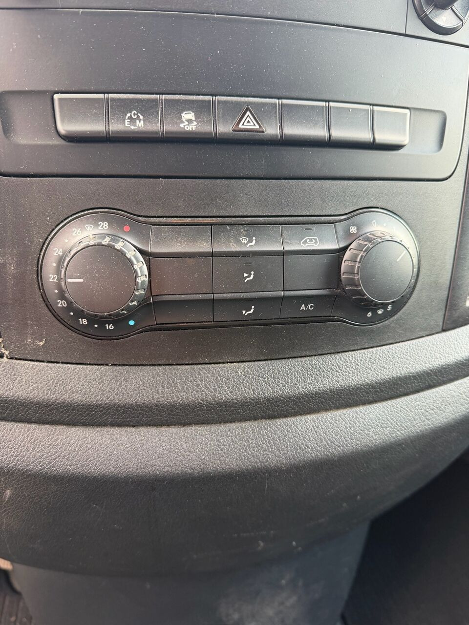 Grå Mercedes Vito fra 2015