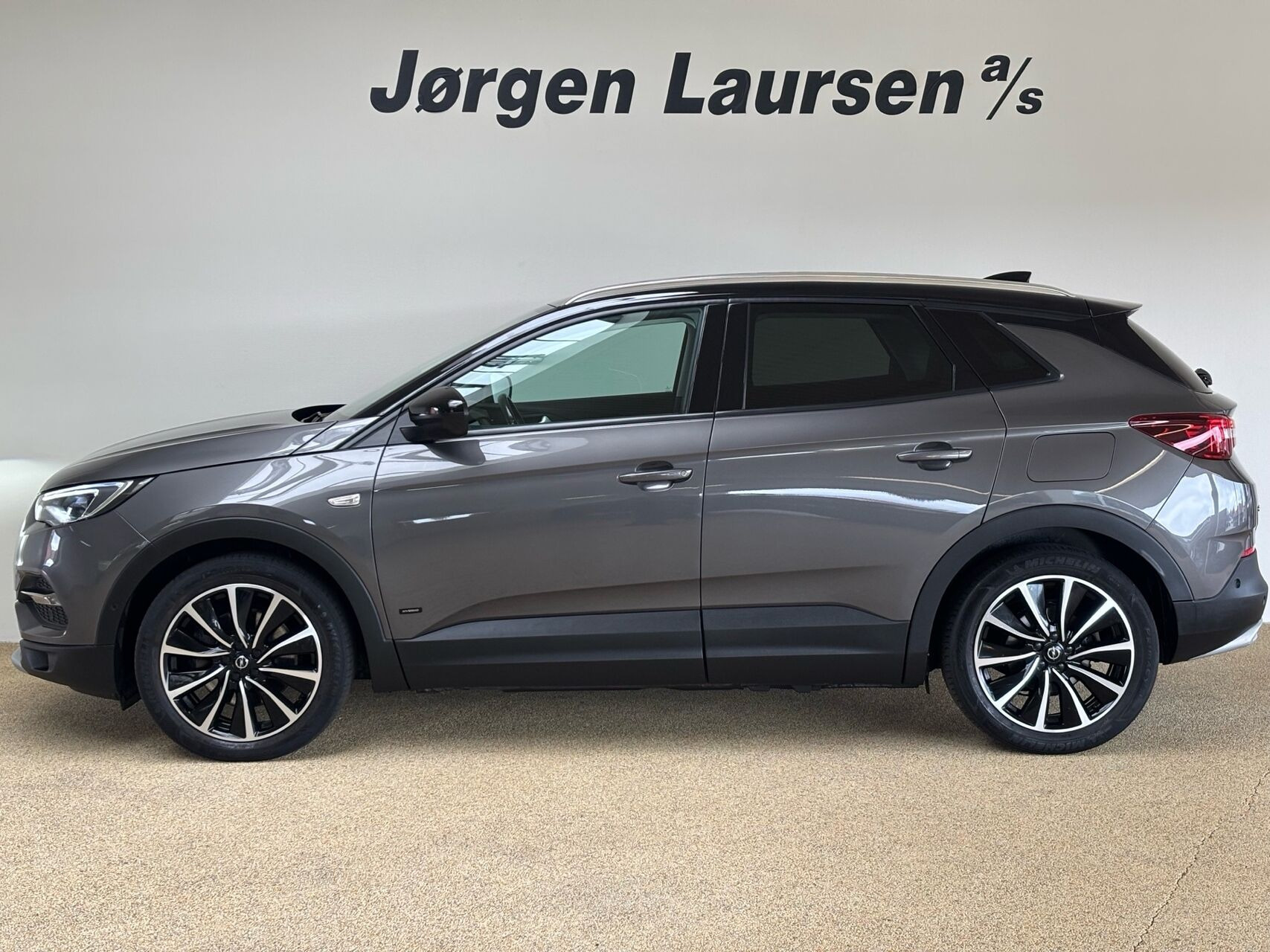 Sort Opel Grandland X fra 2021