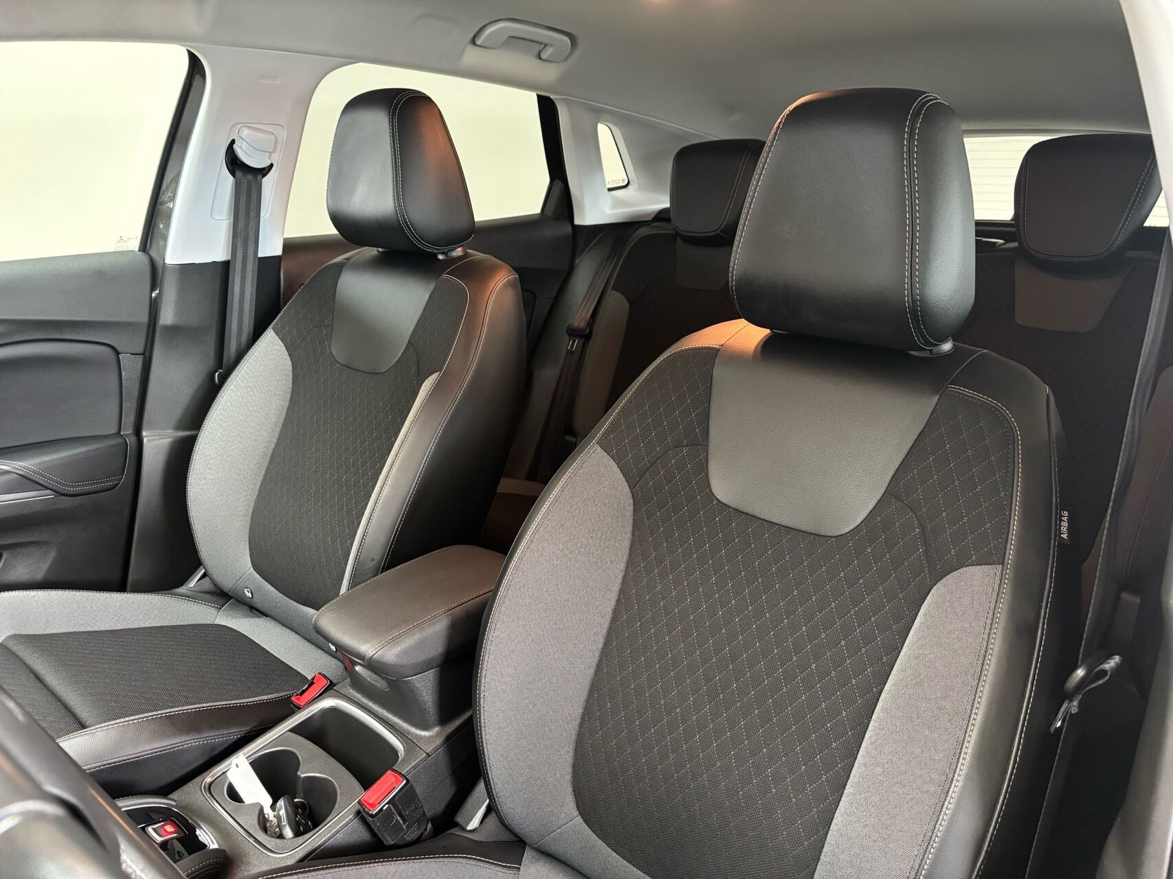 Sort Opel Grandland X fra 2021