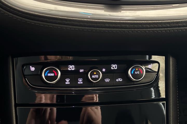 Sort Opel Grandland X fra 2021