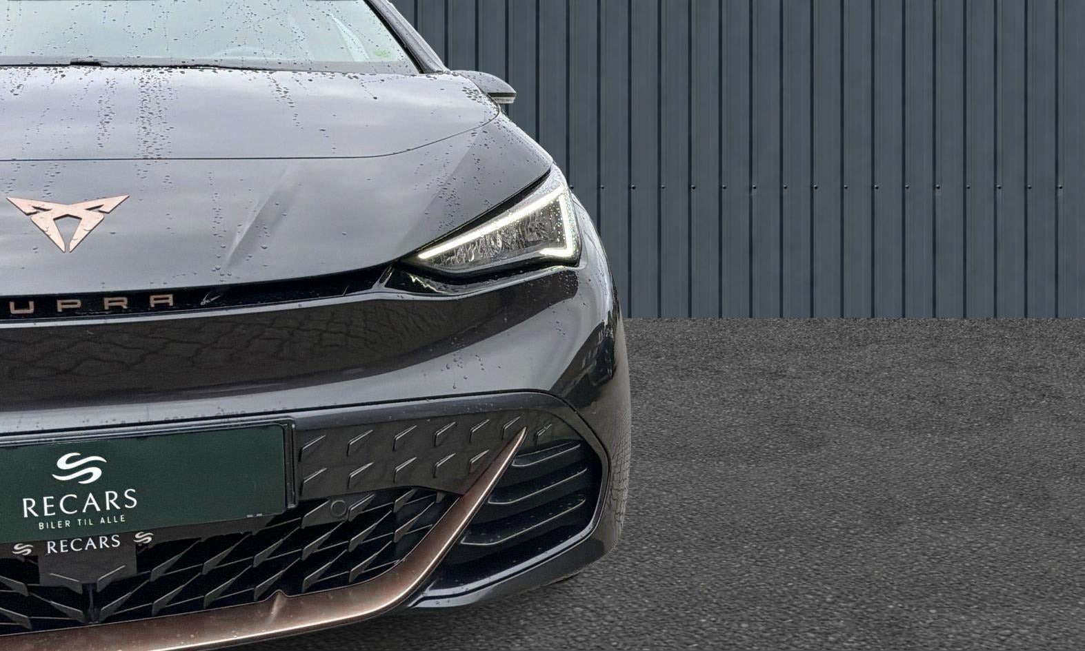 Grå Cupra Born fra 2023