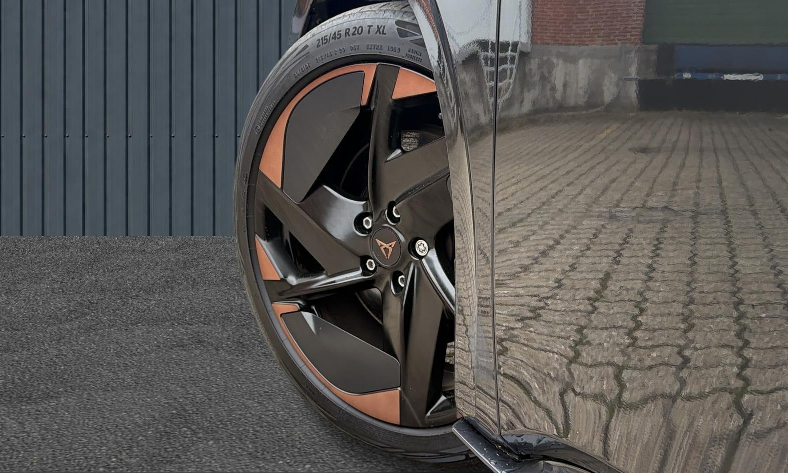 Grå Cupra Born fra 2023