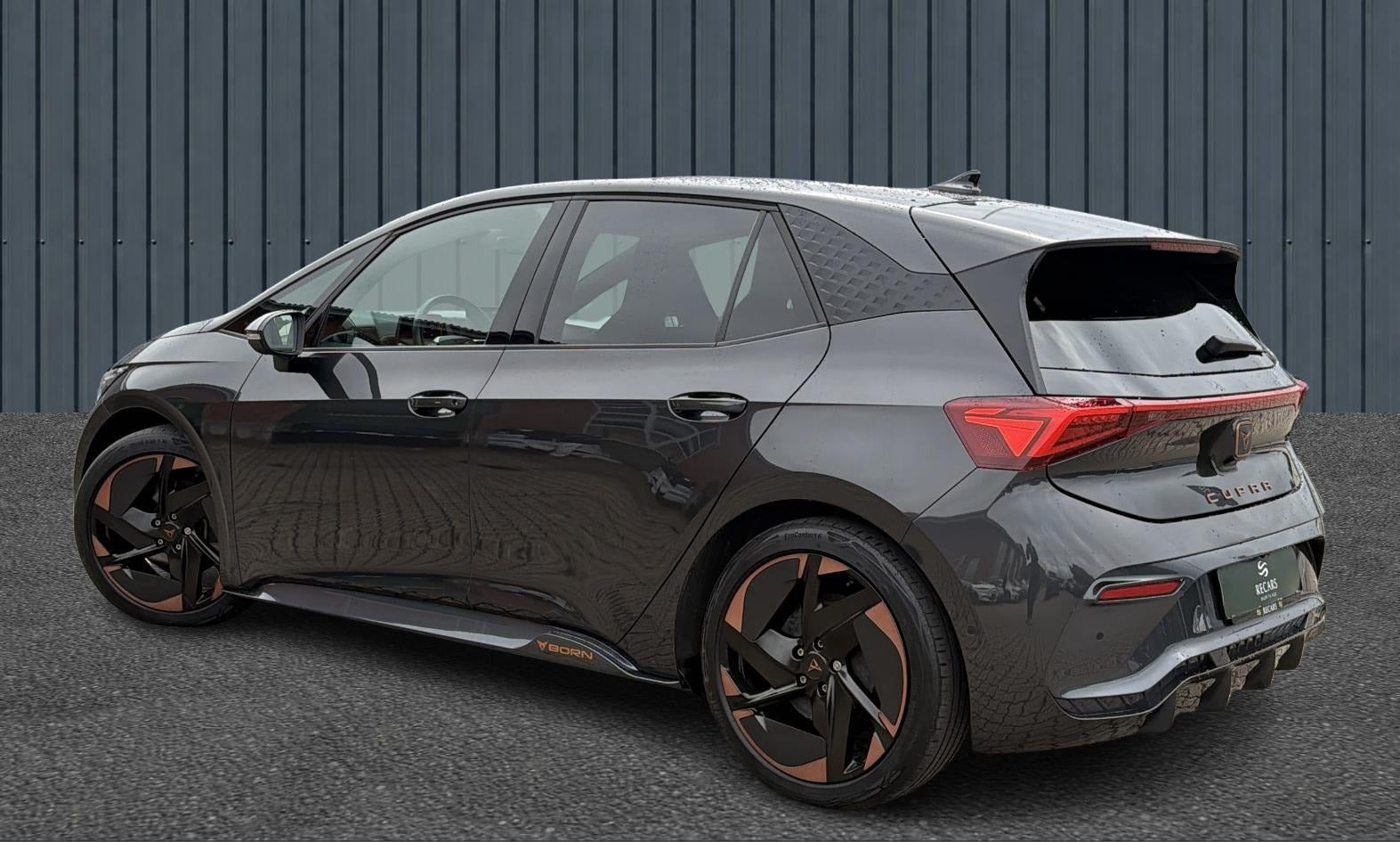 Grå Cupra Born fra 2023